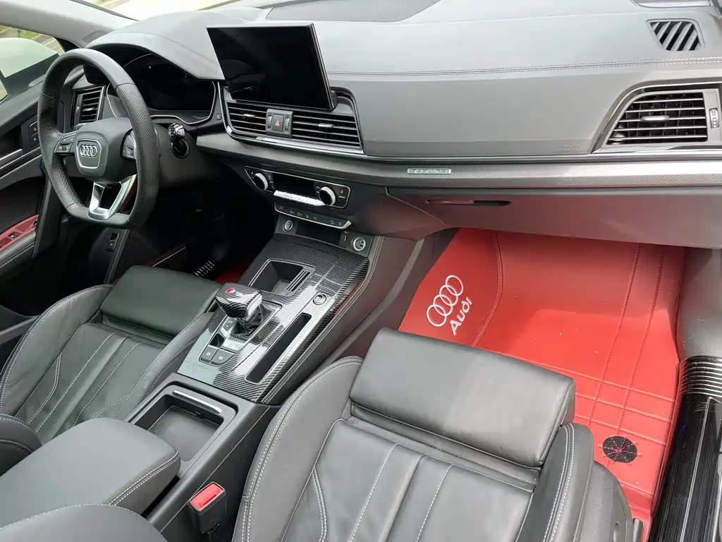 Audi Q5L 2023 — фото 11