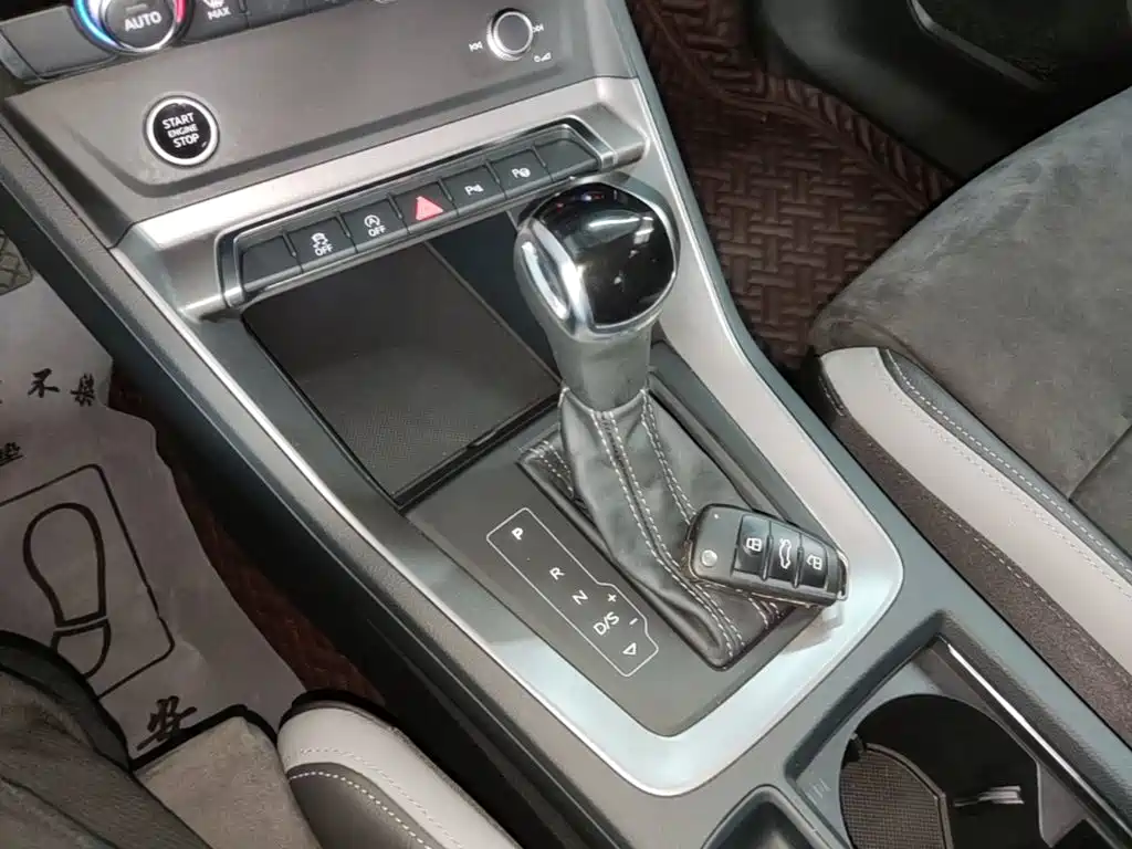 Audi Q3 2021 — фото 14