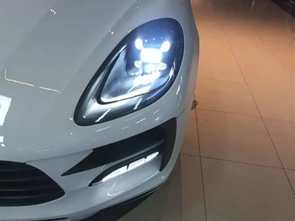 Porsche Macan 2021 — фото 24