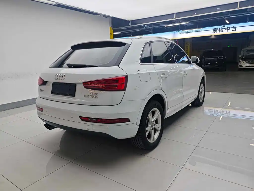 Audi Q3 2017 — фото 9