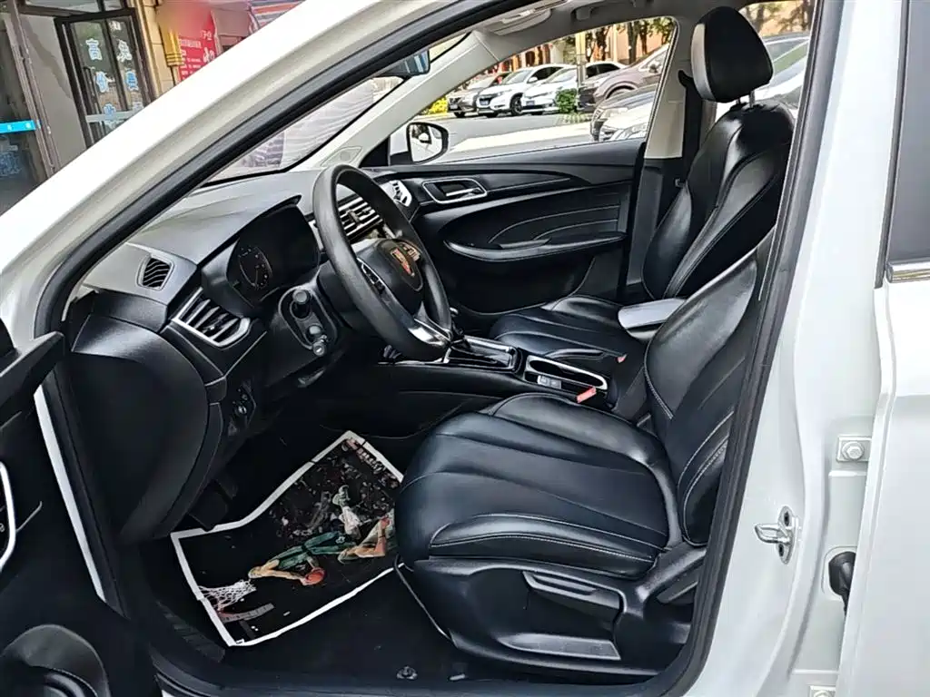 Roewe i5 2019 — фото 15