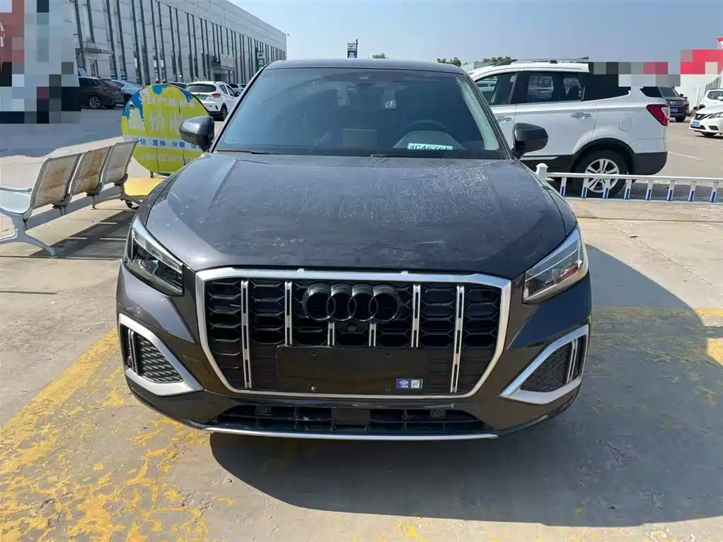 Audi Q2L 2023 — фото 12