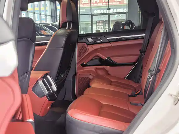 Porsche Cayenne 2016