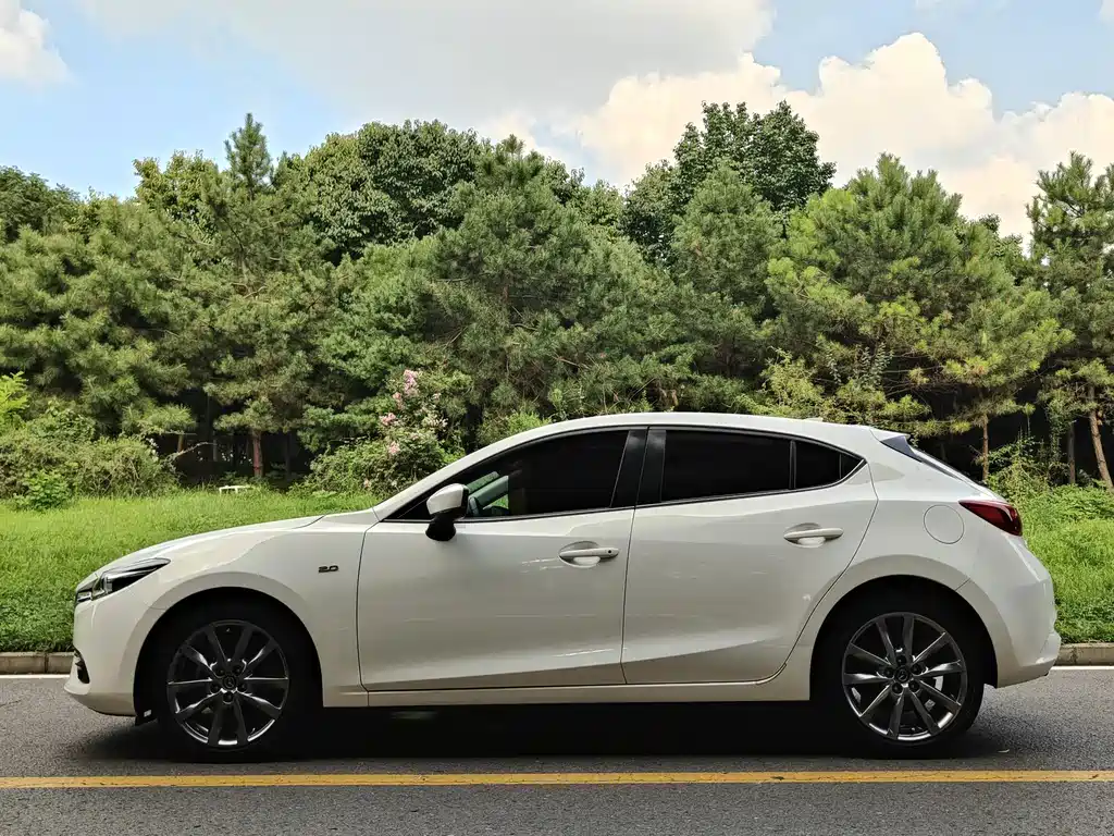 Mazda 3 Axela 2019