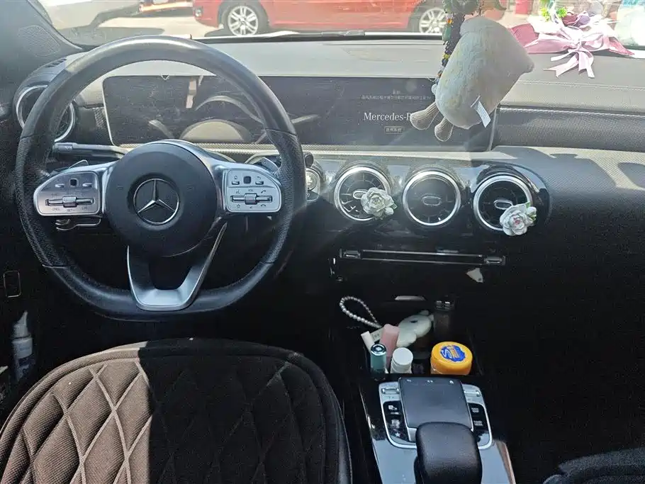 Mercedes-Benz A-Class 2019 — фото 12