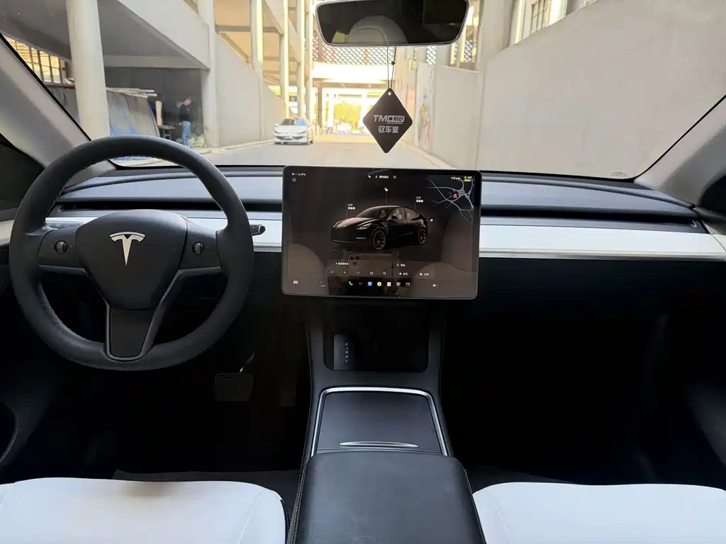 Tesla Model Y 2023 — фото 10