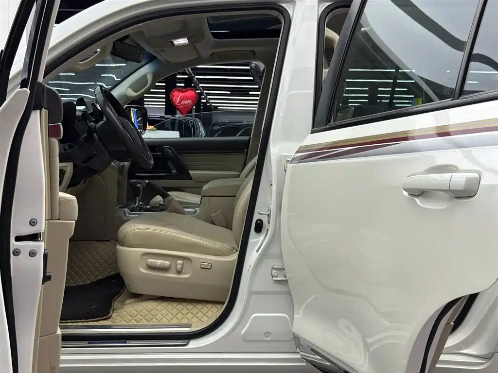 Toyota Land Cruiser 2019 — фото 6