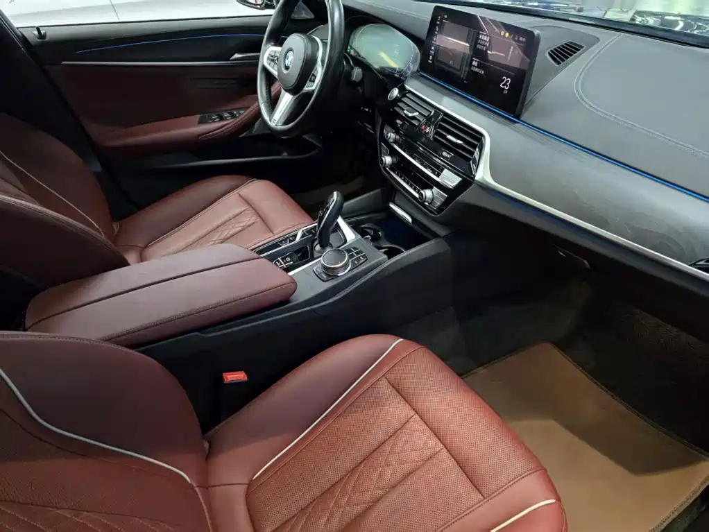 BMW 5 Series New Energy 2021 — фото 13
