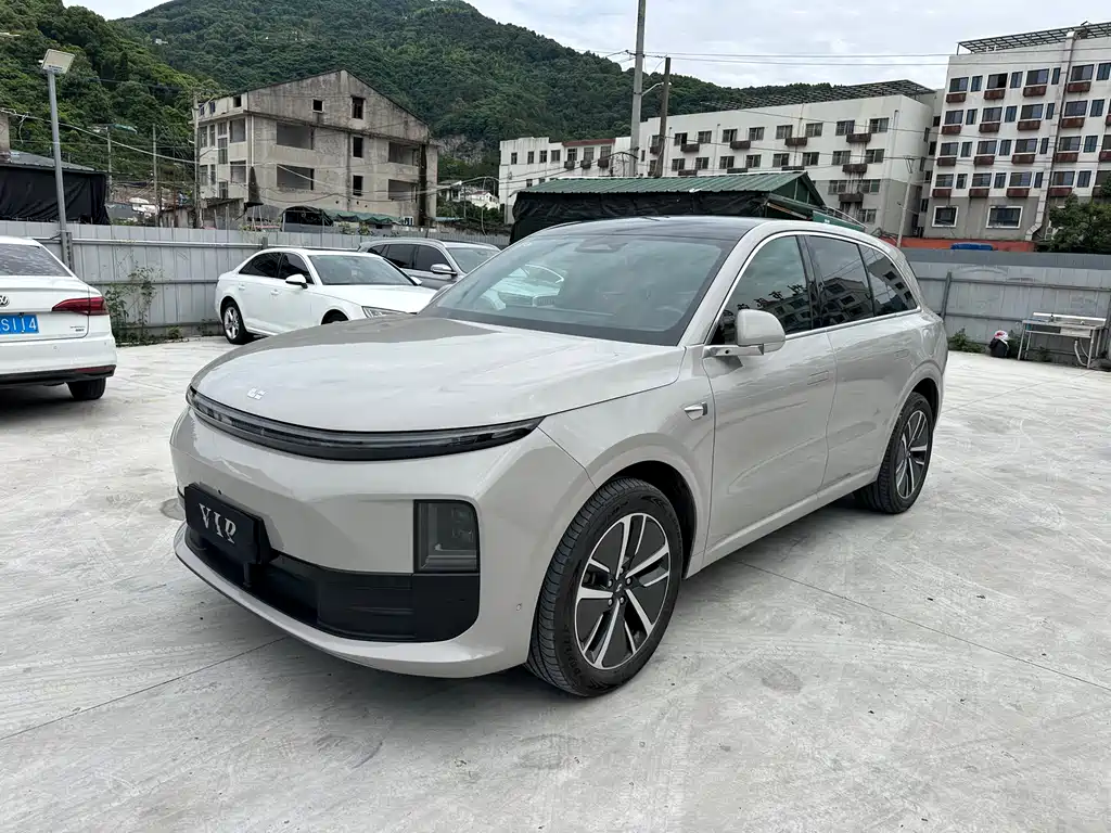 Li Auto Li L6 2025