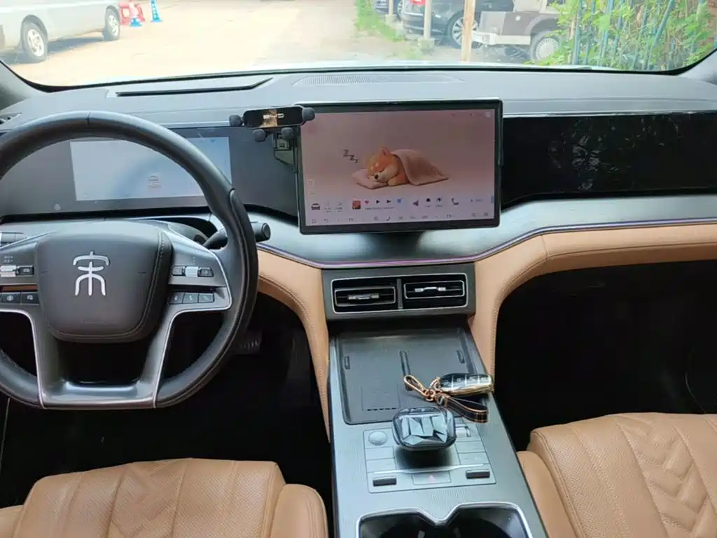BYD L DM-i 2024 — фото 13
