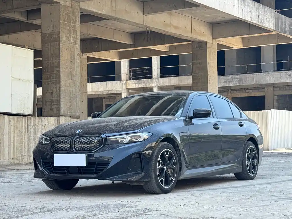 BMW i3 2025 — фото 3
