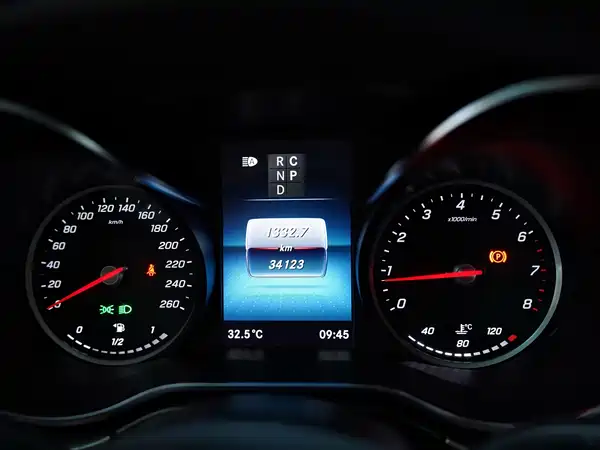 Mercedes-Benz V-Class 2024