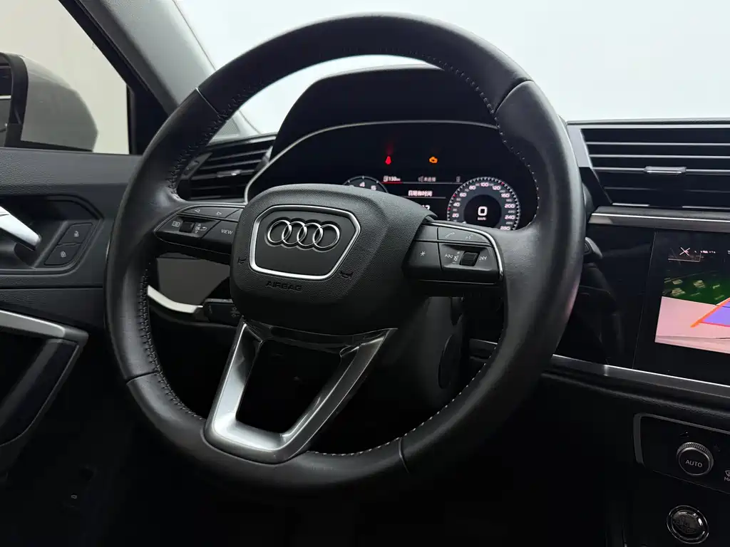 Audi Q3 2022 — фото 11