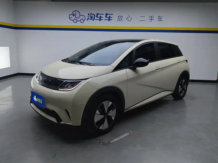 BYD Dolphin 2023 — фото 1