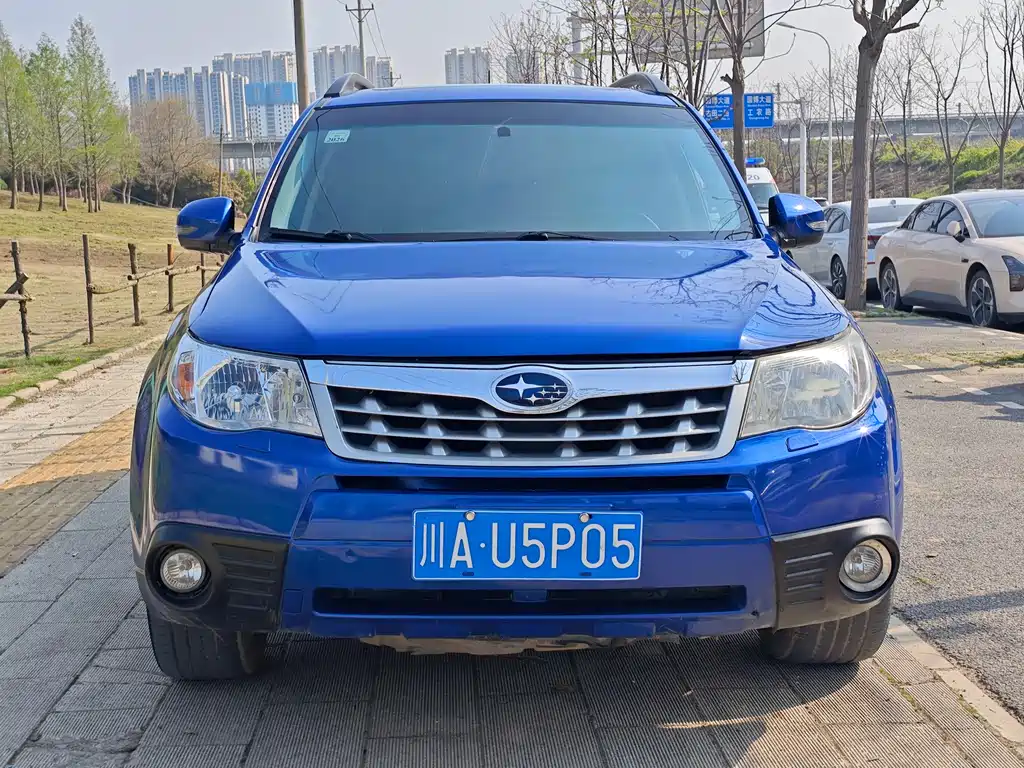 Subaru Forester 2011 — фото 2