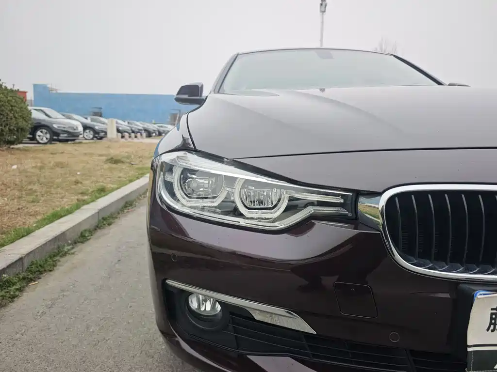 BMW 3 Series 2017 — фото 9