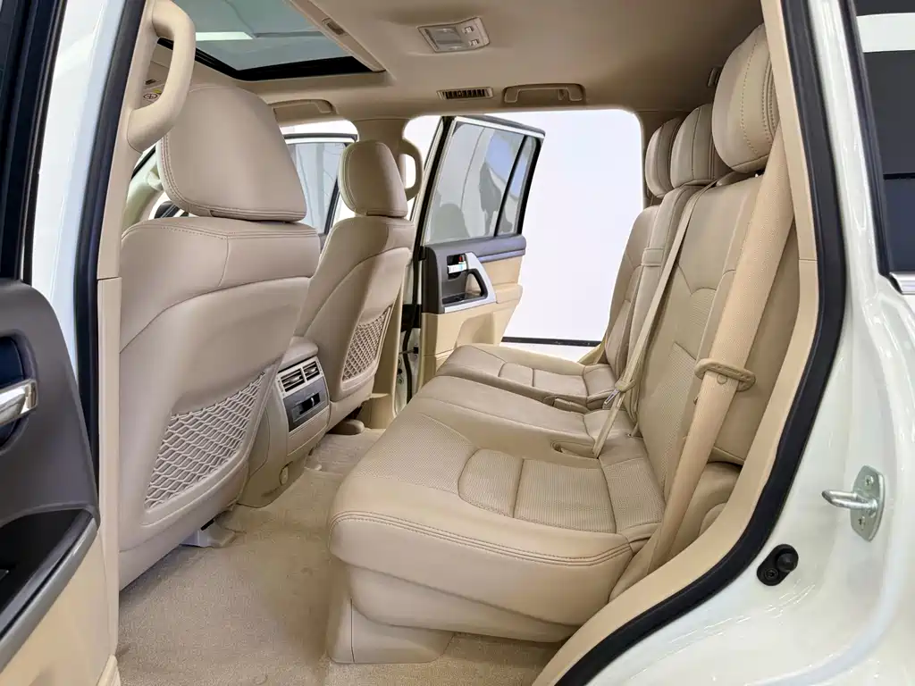 Toyota Land Cruiser 2020 — фото 13