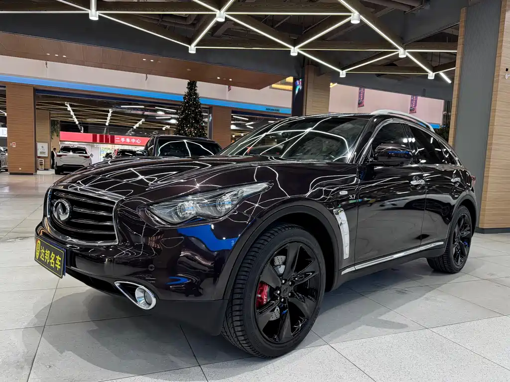 Infiniti QX70 2015 — фото 1