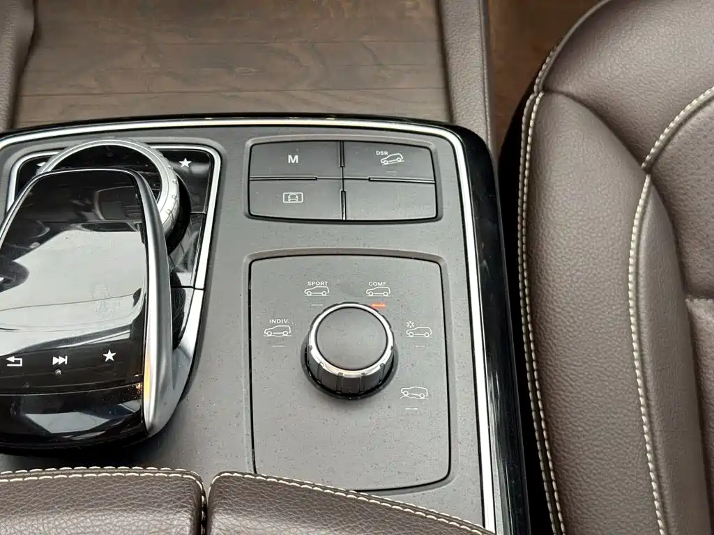 Mercedes-Benz GLE 2017 — фото 15