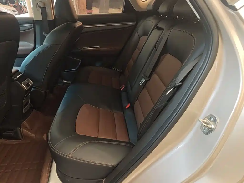 Geely Emgrand GS 2017 — фото 17