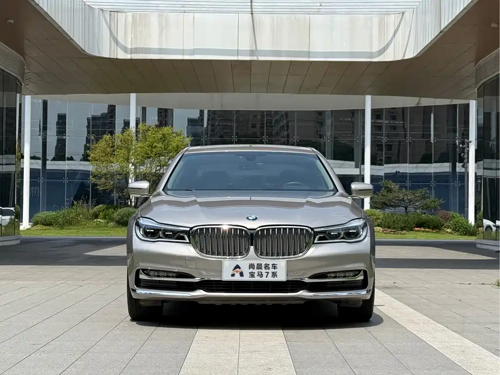 BMW 7 Series 2018 — фото 2