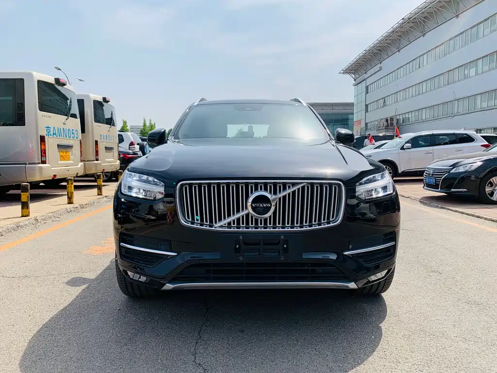 Volvo XC90 2018 — фото 2