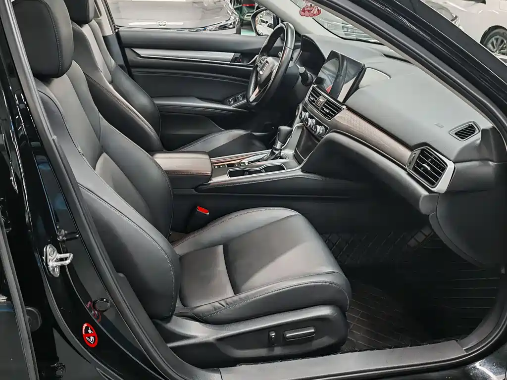 Honda Accord 2023 — фото 15