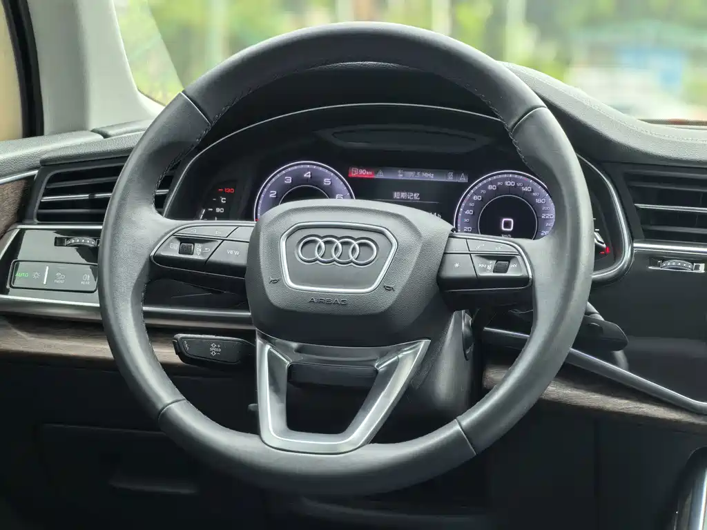 Audi Q7 2024 — фото 11