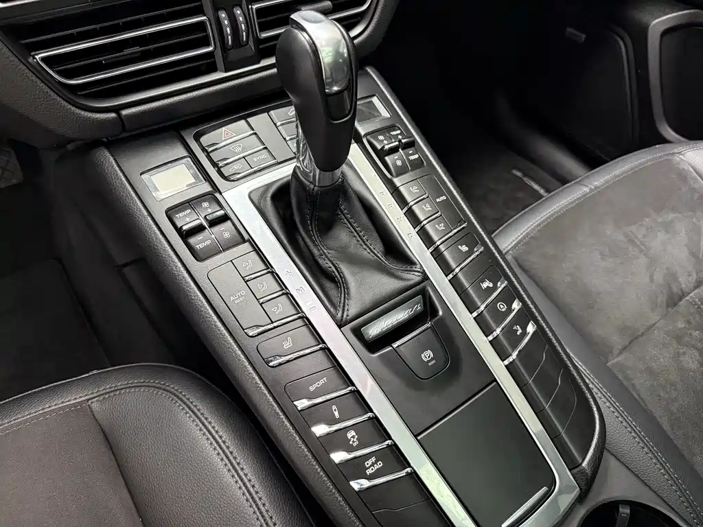 Porsche Macan 2019 — фото 13