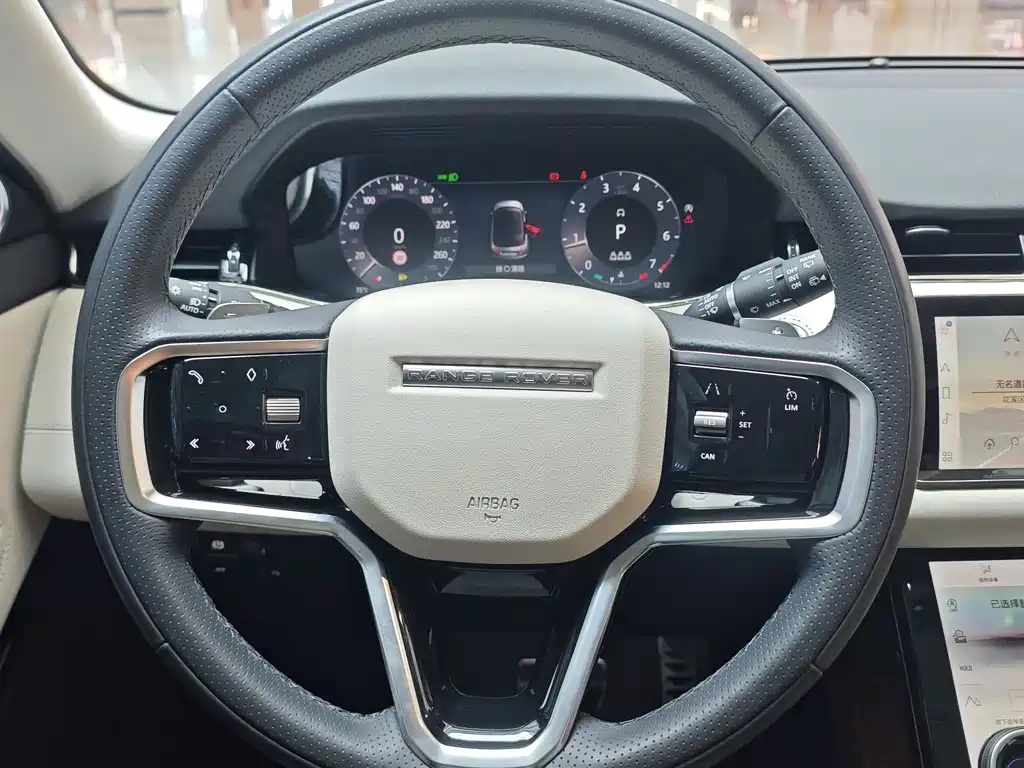 Land Rover Evoque 2023 — фото 13