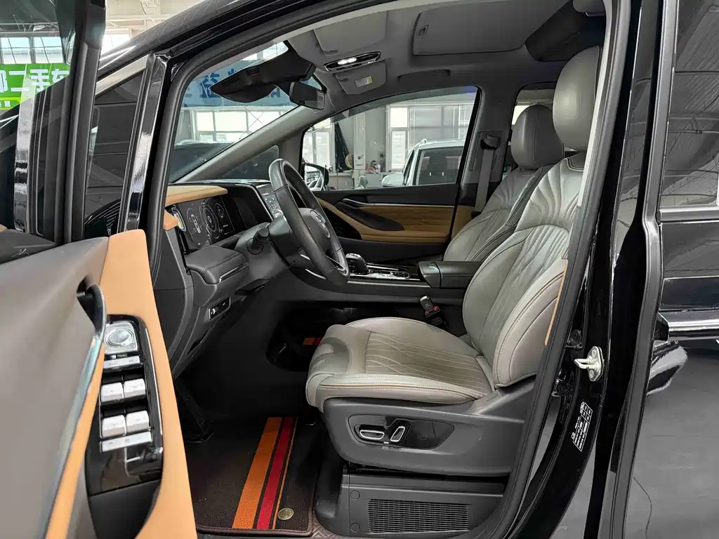 GAC Motor Trumpchi M8 2023 — фото 8