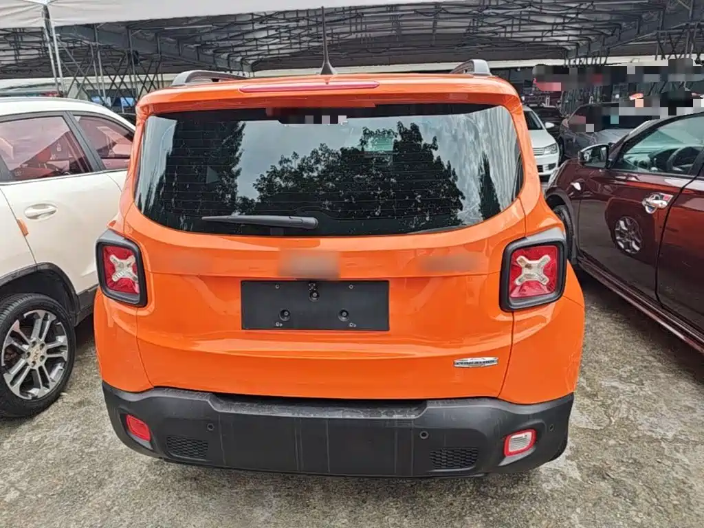 Jeep Renegade 2016 — фото 6