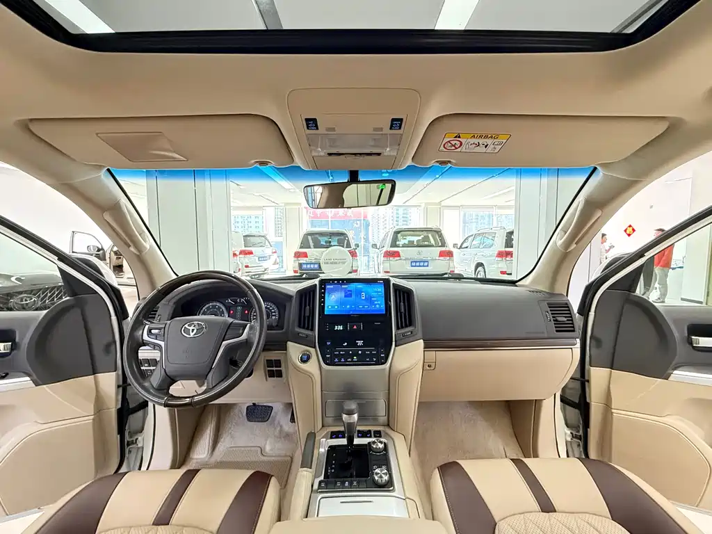 Toyota Land Cruiser 2020 — фото 14