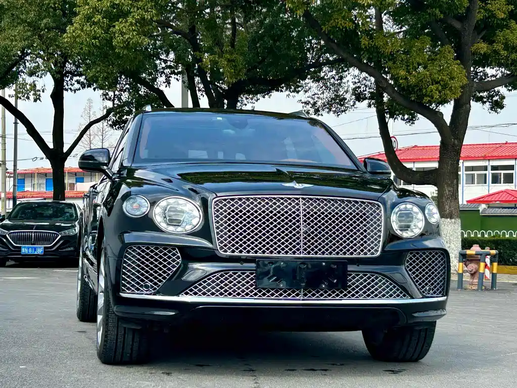 Bentley Bentayga 2022 — фото 3
