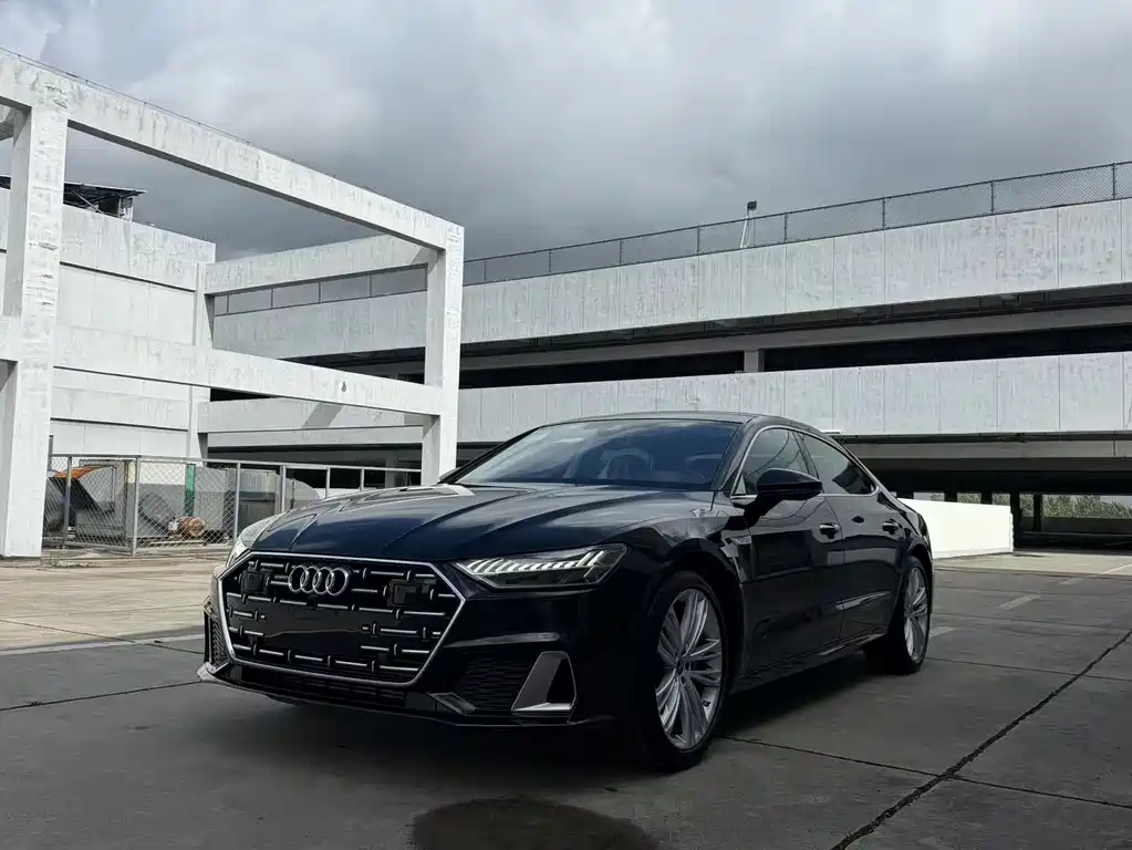 Audi A7L 2025 — фото 1