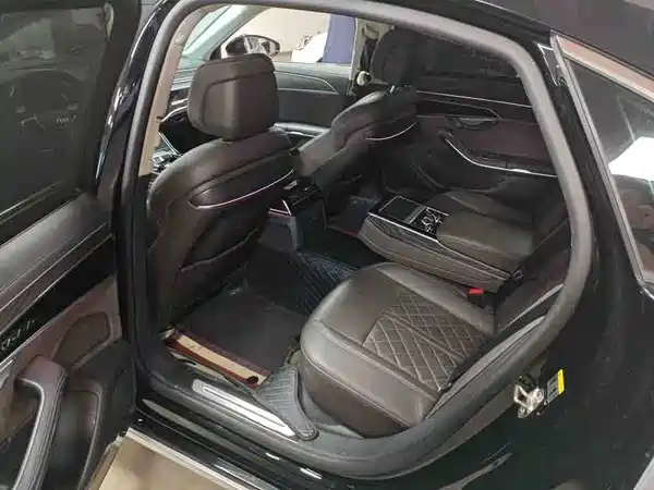 Audi A8 2024