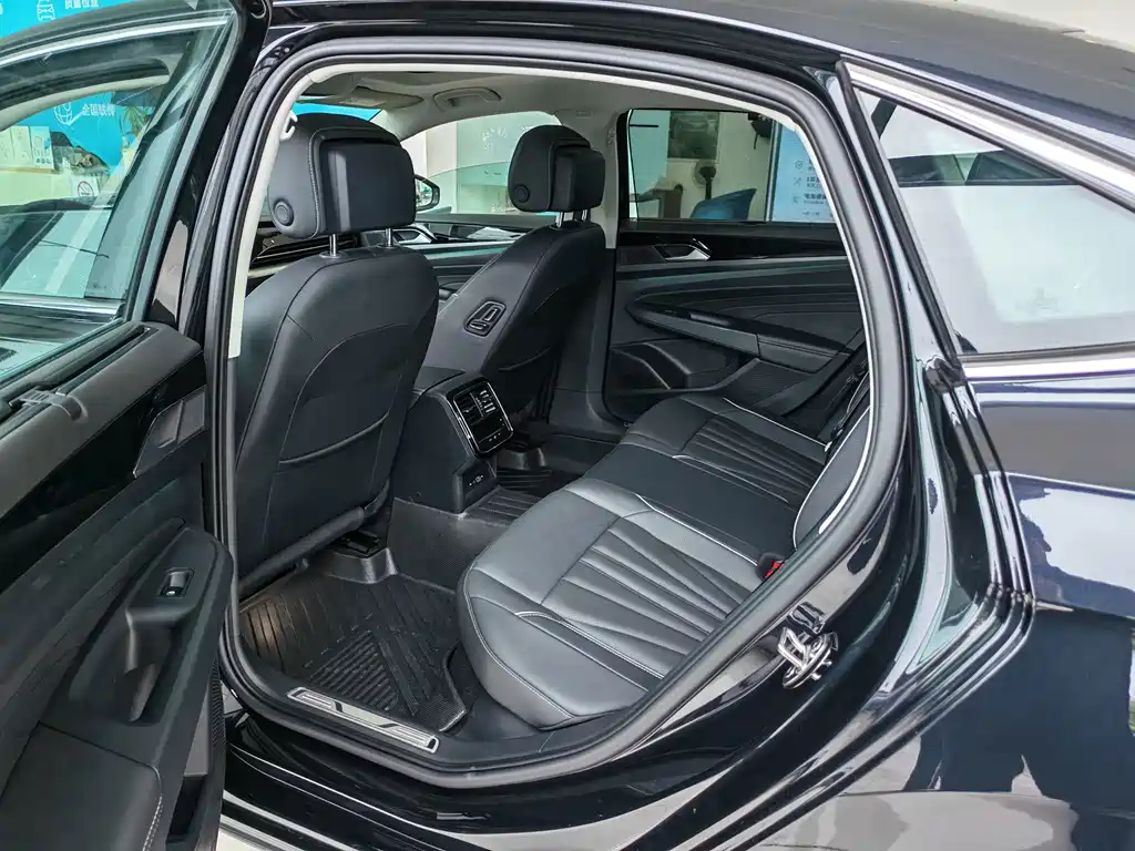 Volkswagen Passat 2024