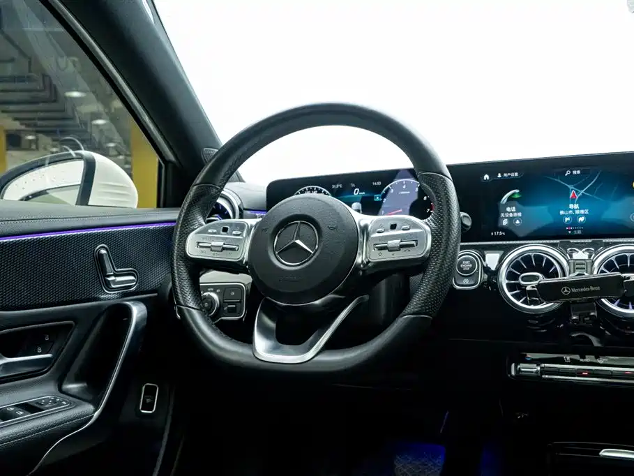 Mercedes-Benz CLS 2014 — фото 20