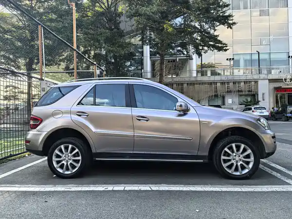 Mercedes-Benz M-Class 2011