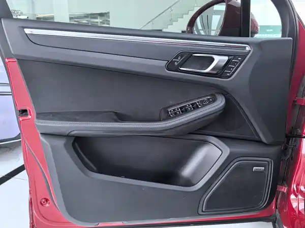 Porsche Macan 2021