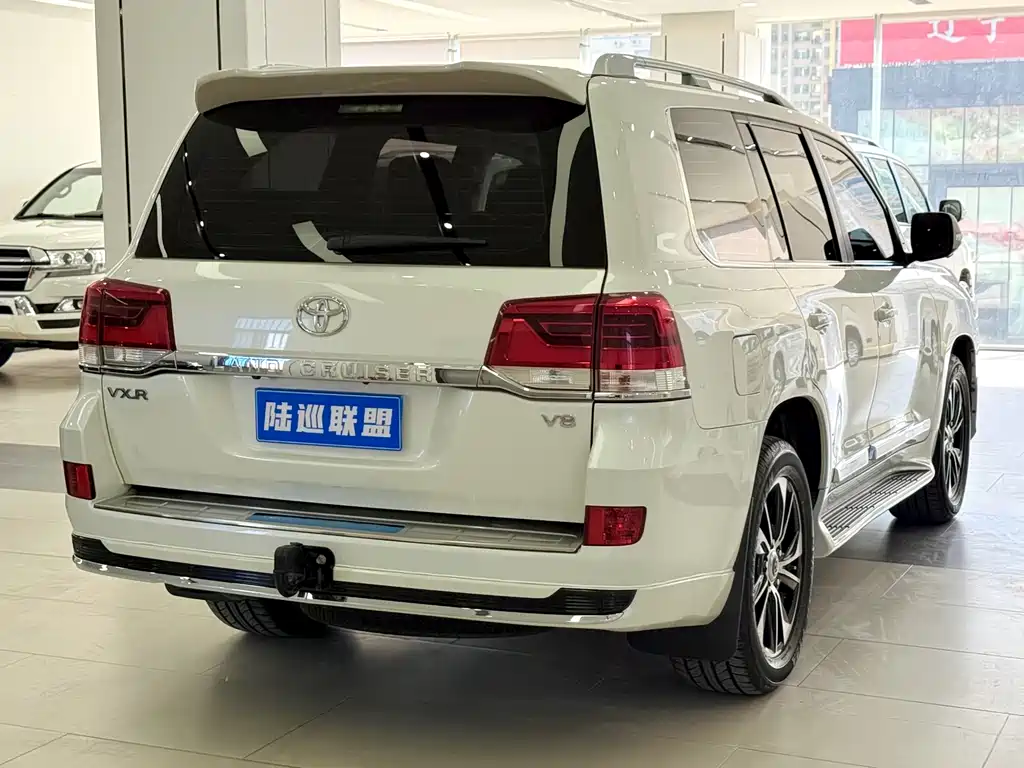 Toyota Land Cruiser 2020 — фото 19