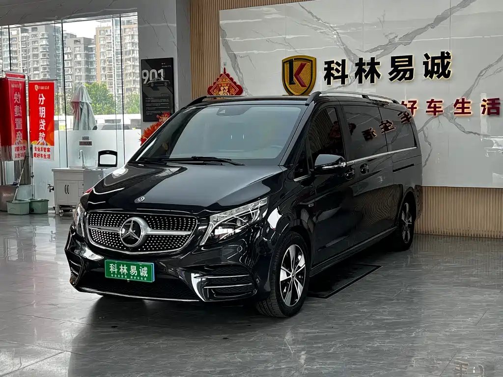 Mercedes-Benz V-Class 2021 — фото 1
