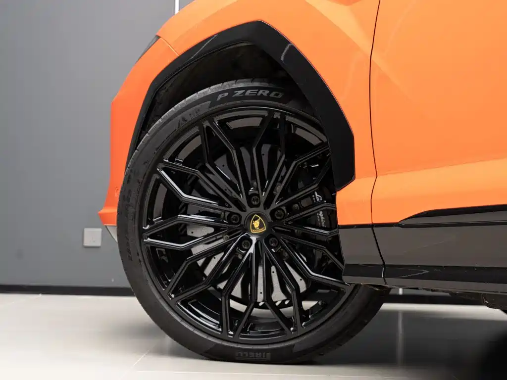 Lamborghini Urus SE 2025 — фото 6