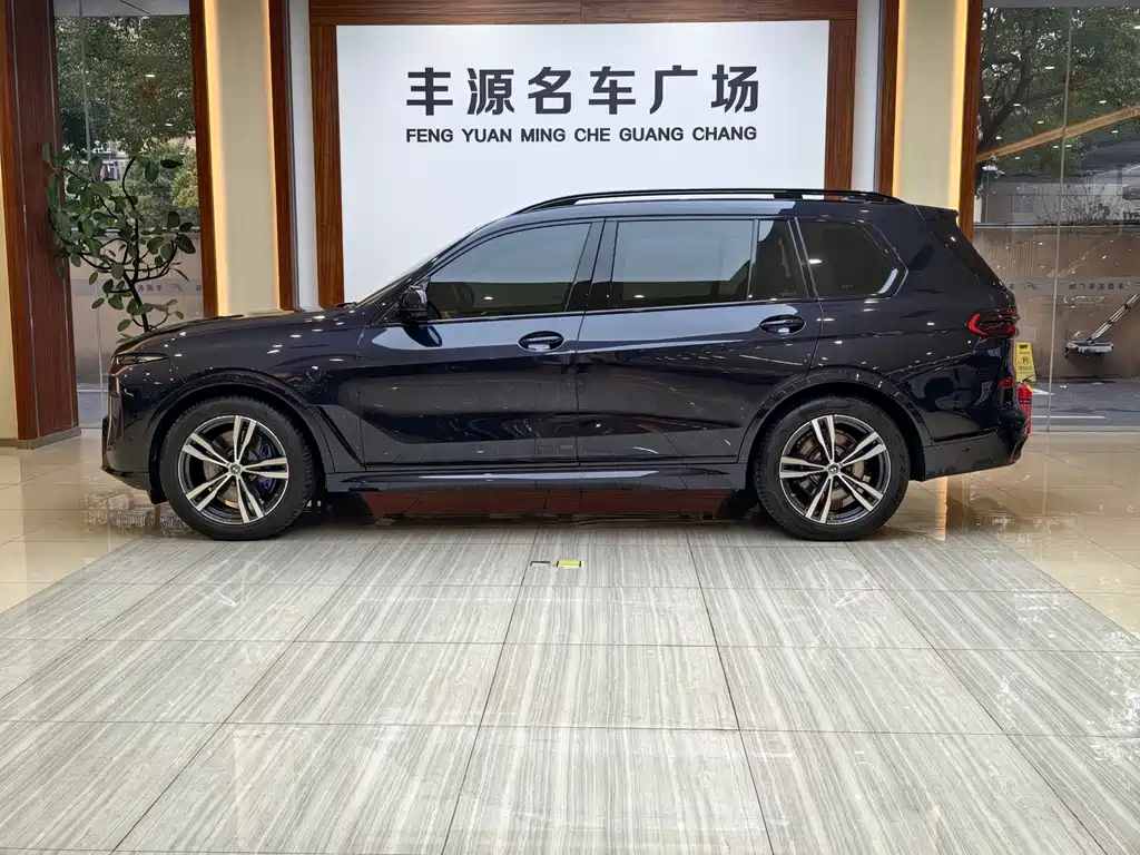 BMW X7 2023 — фото 28