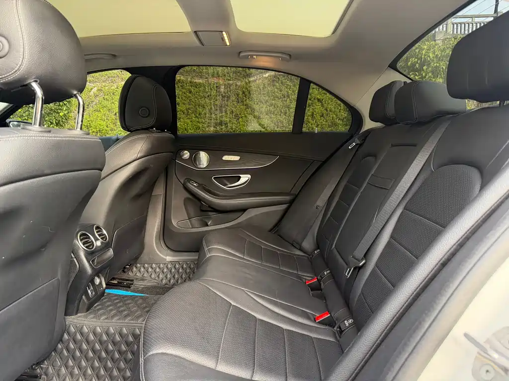 Mercedes-Benz C-Class 2021