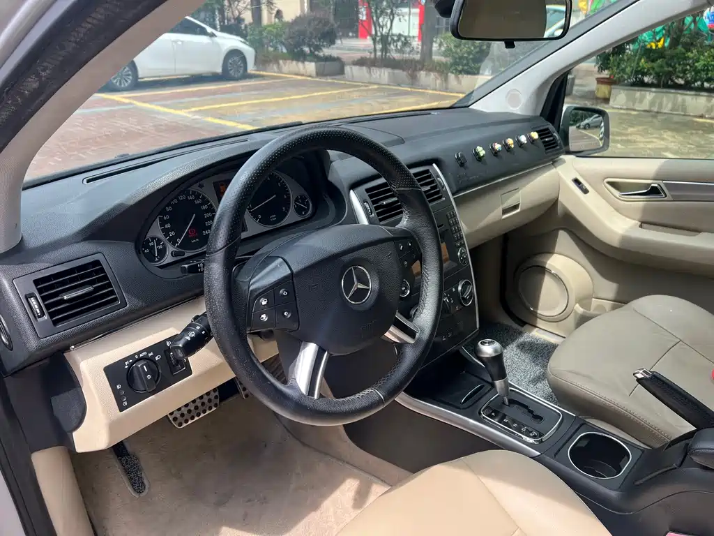 Mercedes-Benz B-Class 2010 — фото 11