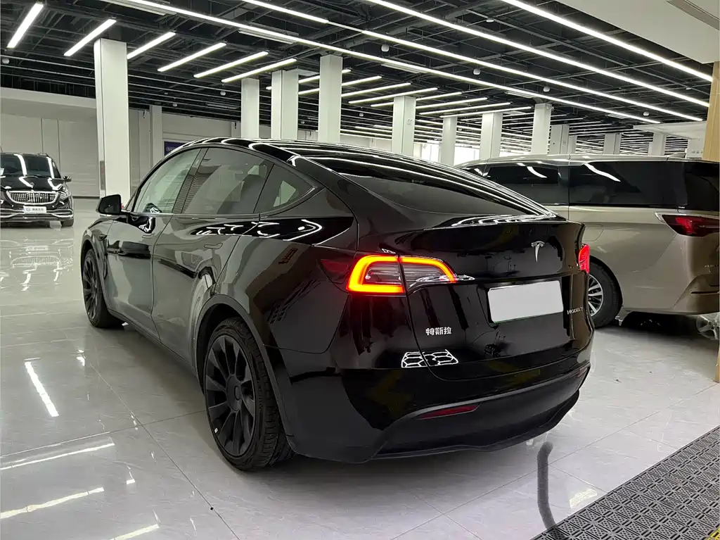 Tesla Model Y 2022 — фото 5