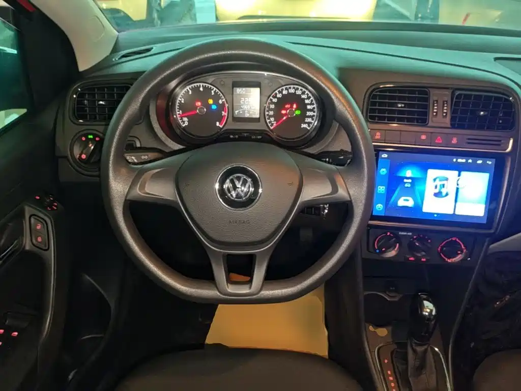 Volkswagen Polo 2018 — фото 11