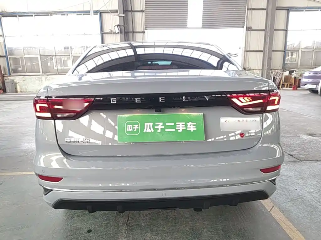 Geely Emgrand 2025