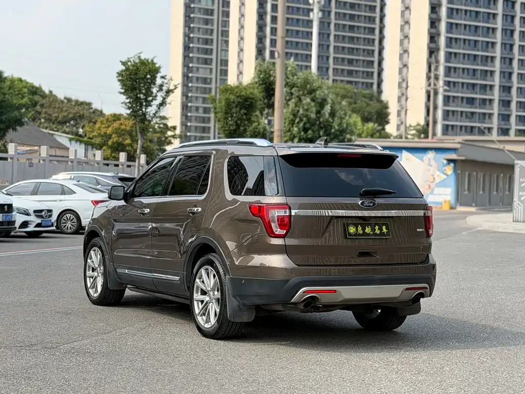 Ford Explorer 2016 — фото 16